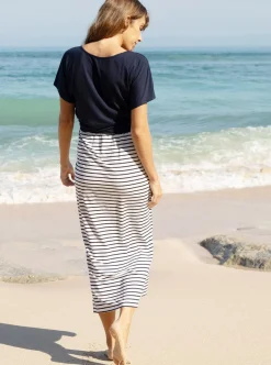 Reversible Tie Front Tee in Navy